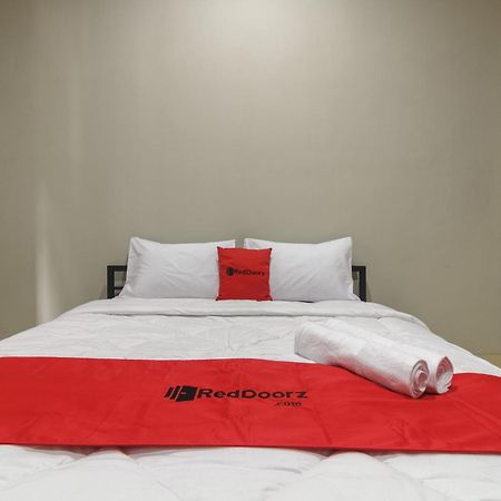 Reddoorz Near Puri Indah Mall Jakarta Luaran gambar